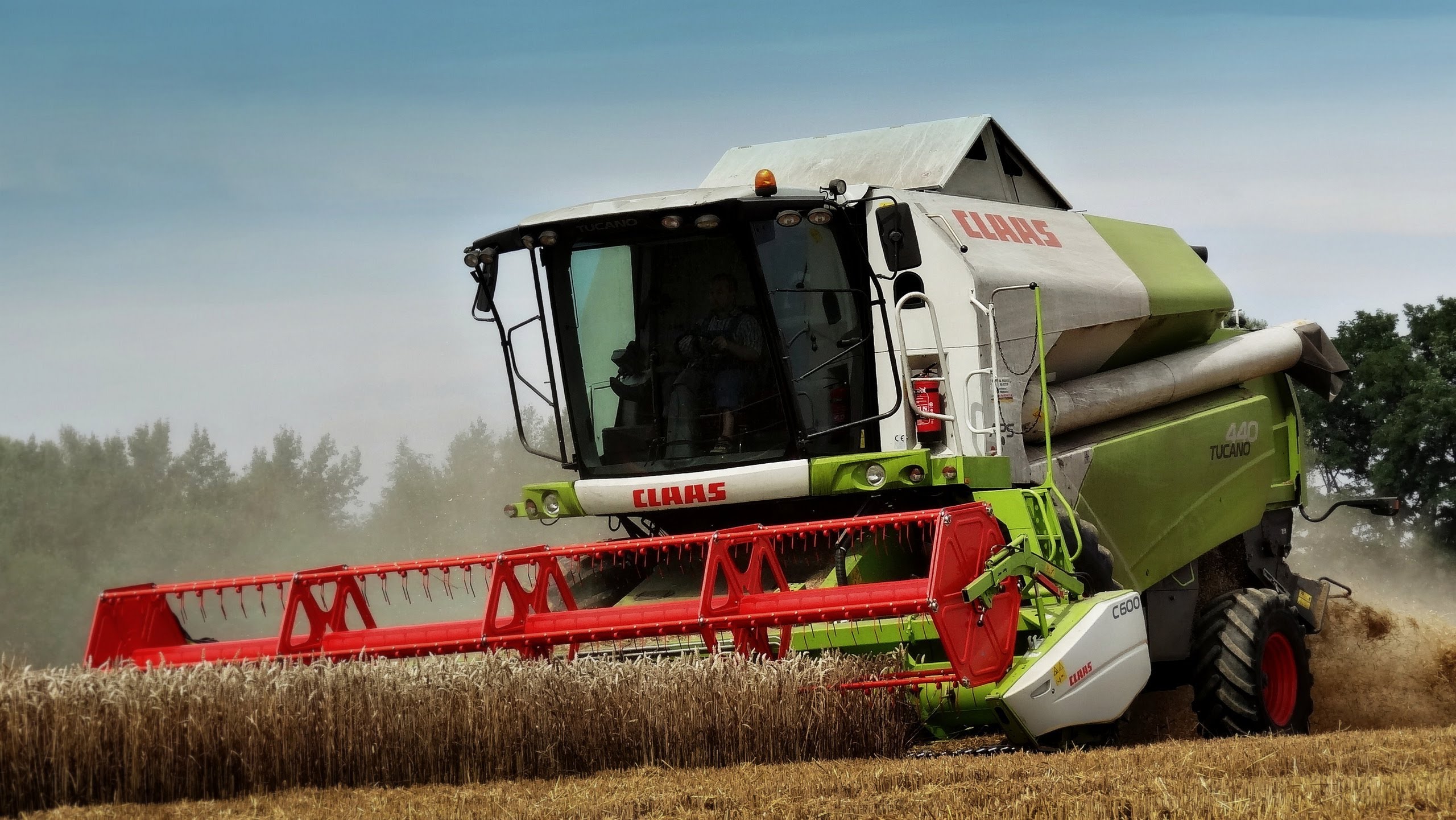 高品質チューニングファイル Claas Tractor Tucano 480 8.8 C9 ACERT 355hp