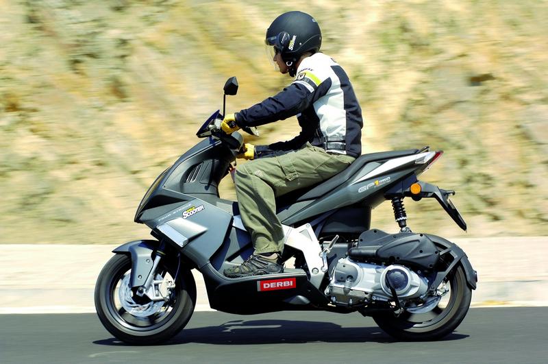 Скутер дерби gp1 250