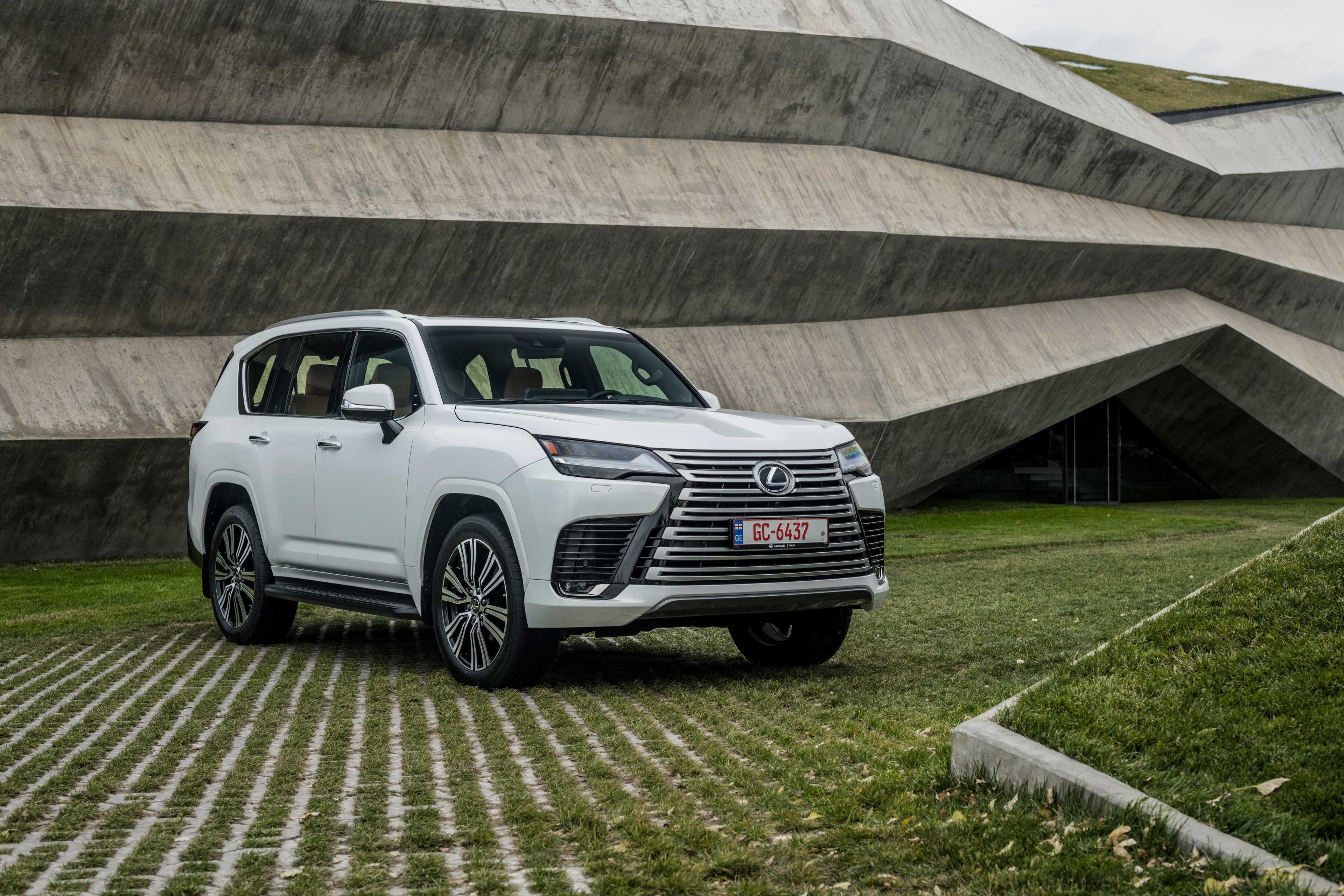 Yüksek kaliteli ayarlama fil Lexus LX 700H (3.5 Bi-Turbo V6) 457hp