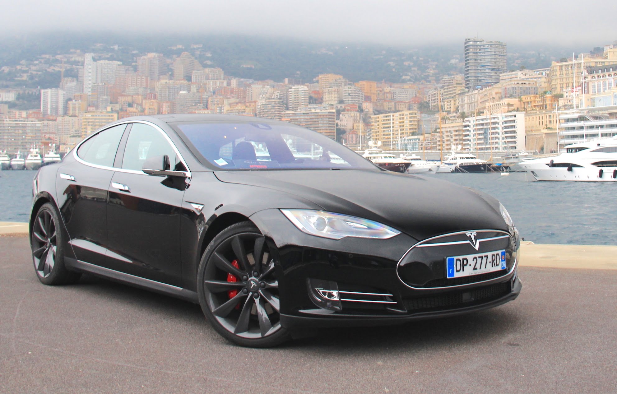 Tesla model s 85d