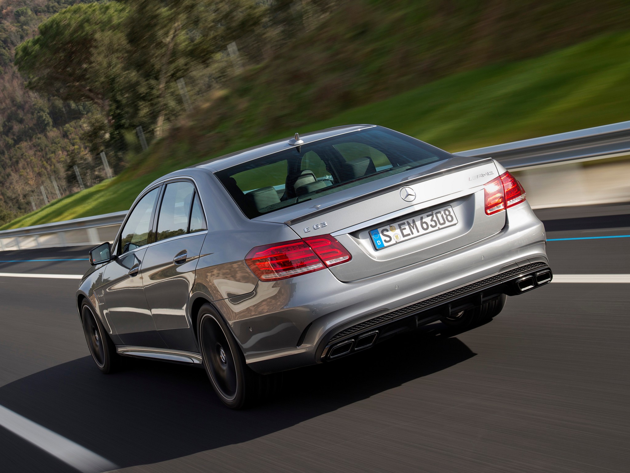 Reprogrammation Mercedes-Benz E 63 AMG Bi-Turbo 525