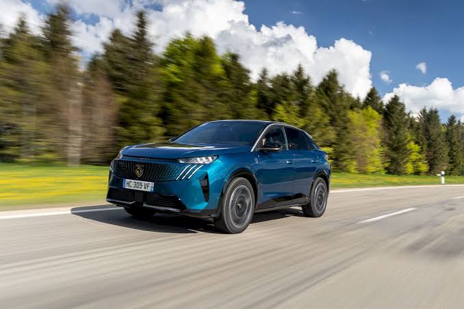 Fichiers Tuning Haute Qualité Peugeot 3008 1.6 PureTech PHEV 195hp