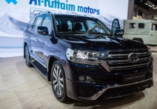 Hochwertige Tuning Fil Toyota Land Cruiser 5.7 V8  367hp