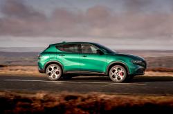 高品质的调音过滤器 Alfa Romeo Tonale 1.3 PHEV EQ4 275hp