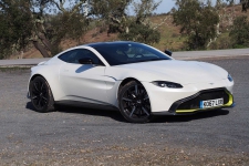 高品质的调音过滤器 Aston Martin Vantage 4.0 V8 Bi-Turbo 510hp