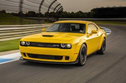 Hochwertige Tuning Fil Dodge Challenger 6.4 HEMI V8  492hp